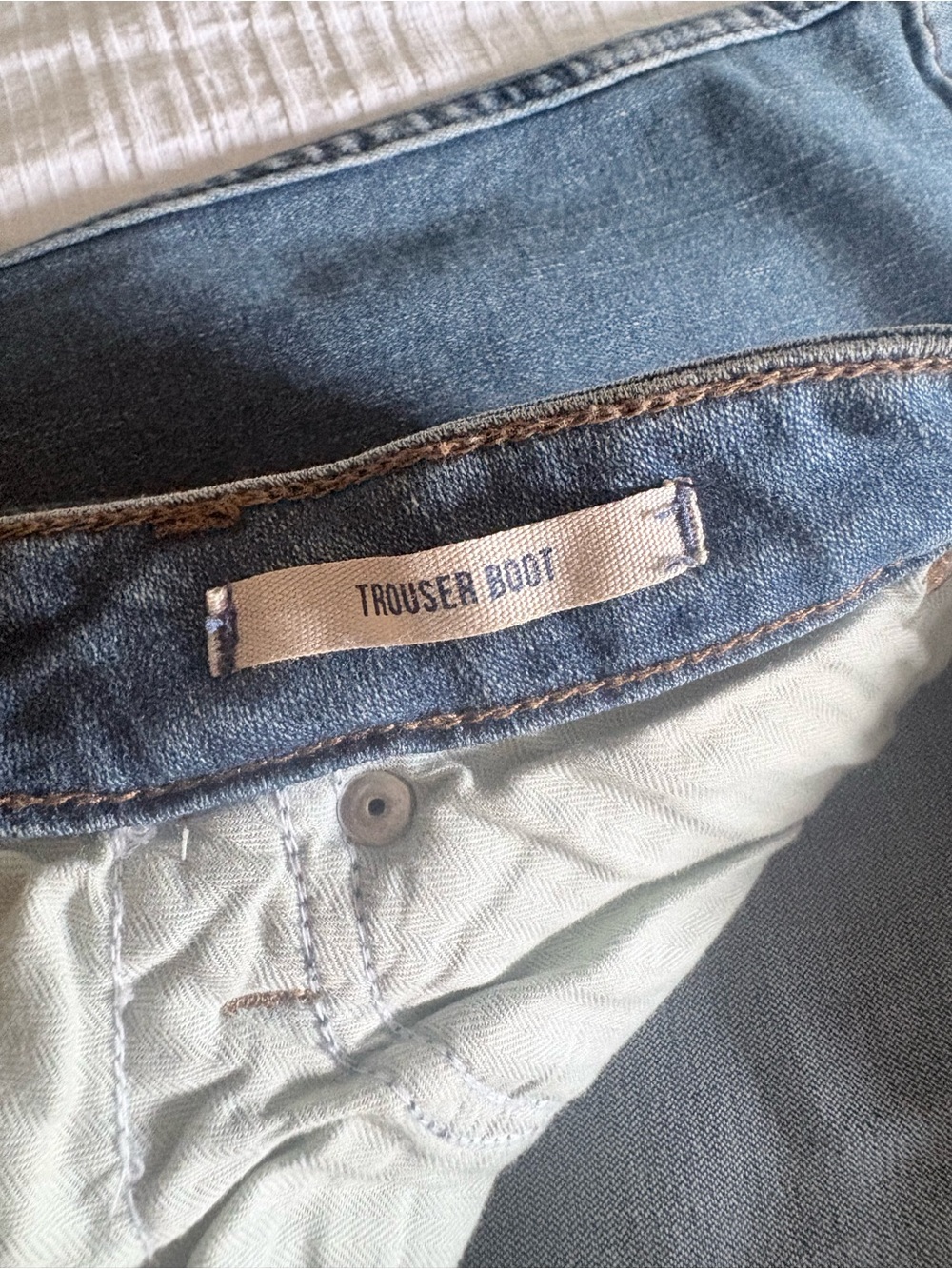 Wrangler Women's Medium Blue Flare Jeans - Picture 3 of 5